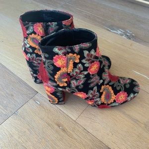 MIA booties with embroidered flowers - like new!